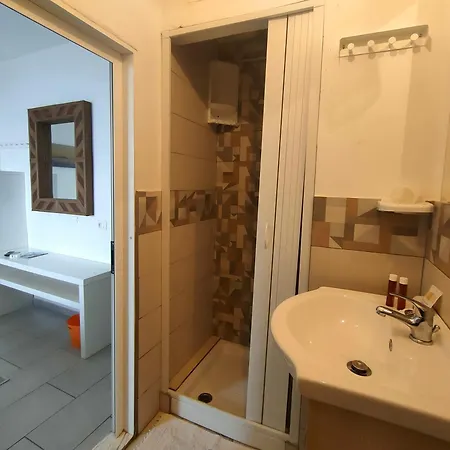 - Alloggi Mario & Marta Guest house Giglio Castello